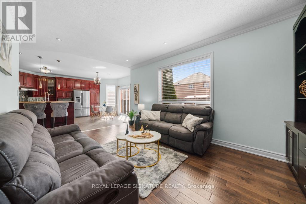 18 Vellore Woods Boulevard, Vaughan, Ontario  L4H 1Y6 - Photo 25 - N12129713