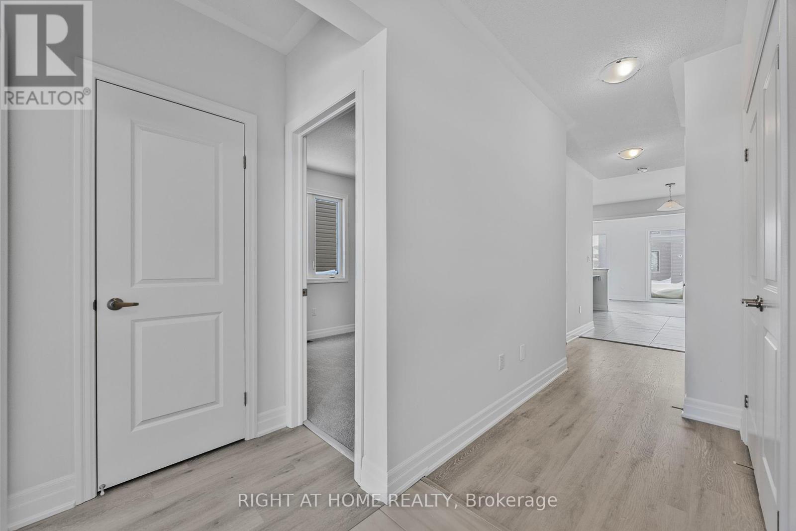 Property at 52 DEL RAY CRESCENT image 3