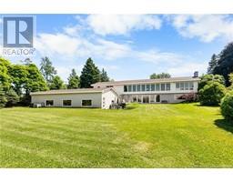 8 Fairway Boulevard, Riverview, New Brunswick