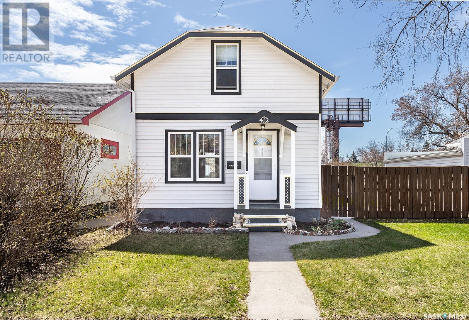Property at 412 Taylor STREET W image 1