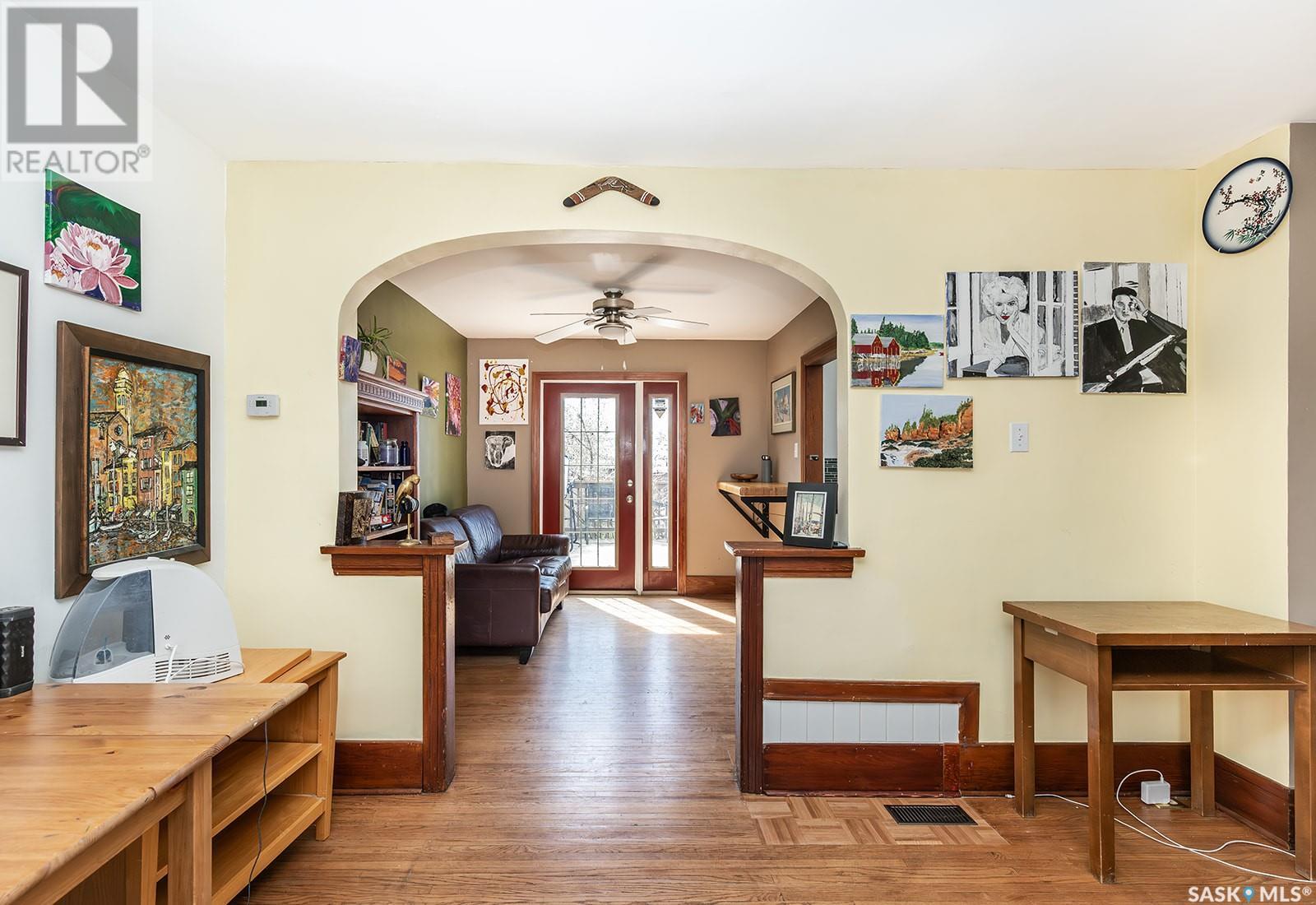 Property at 412 Taylor STREET W image 4