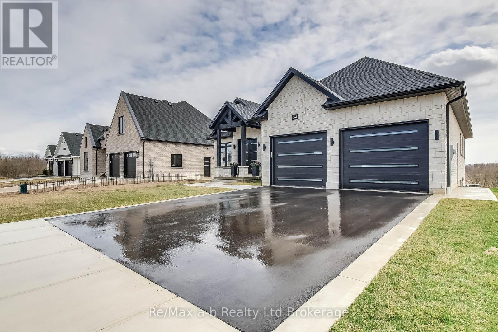 54 Herb Street, Norwich, Ontario  N0J 1P0 - Photo 3 - X12075006