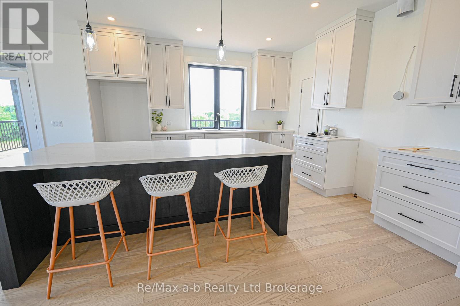 54 Herb Street, Norwich, Ontario  N0J 1P0 - Photo 8 - X12075006