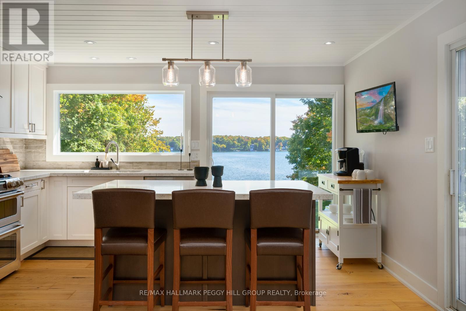 273 Shoreline Drive, Oro-Medonte, Ontario  L0L 1T0 - Photo 4 - S12120479