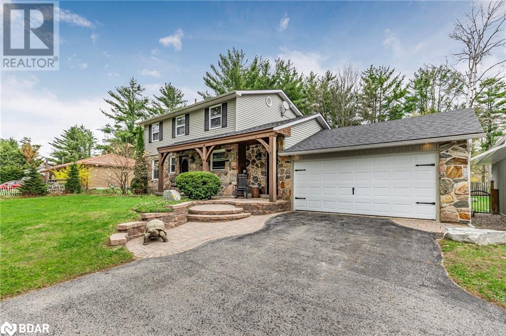 Property at 31 LAWRENCE Avenue image 3