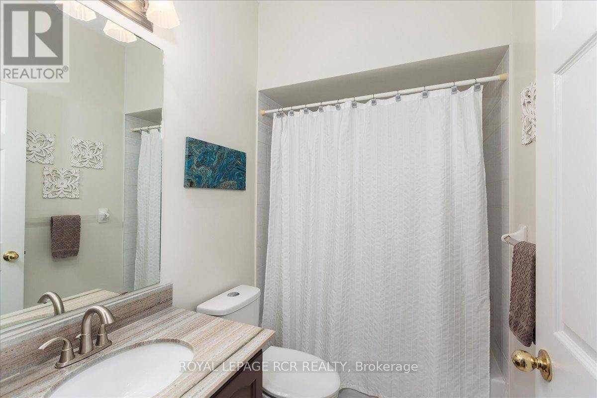 3 - 95 Twentyplace Boulevard, Hamilton, Ontario  L0R 1W0 - Photo 5 - X12129699