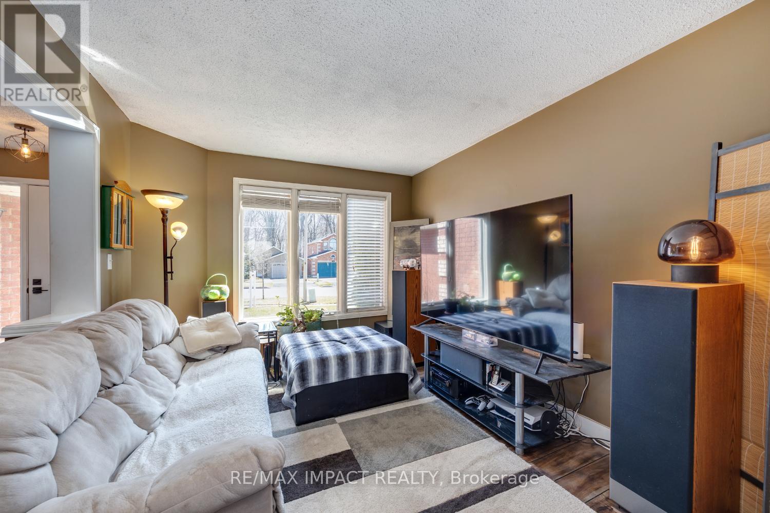 319 Sandringham Drive, Clarington, Ontario  L1E 3A7 - Photo 7 - E12129922