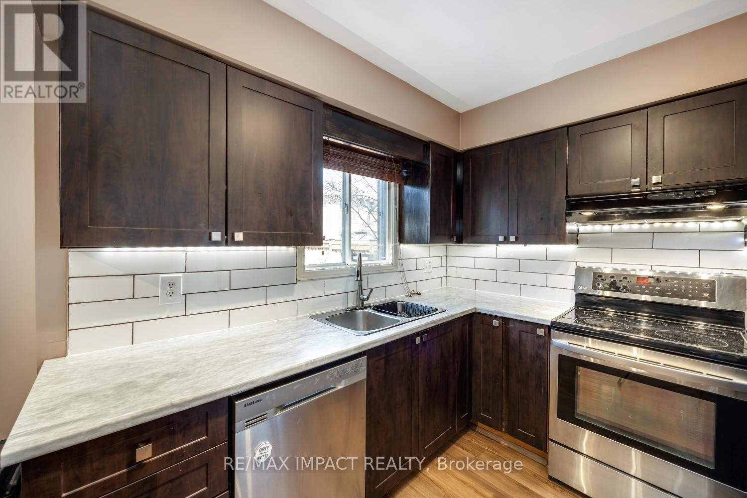 319 Sandringham Drive, Clarington, Ontario  L1E 3A7 - Photo 9 - E12129922