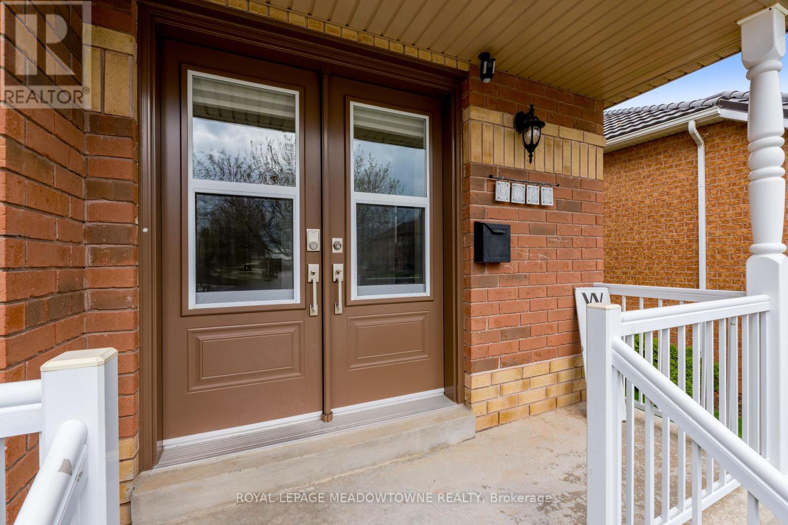 Property at 110 MOWAT CRESCENT image 3