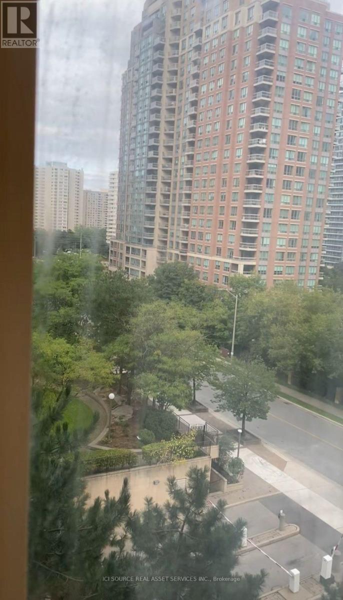 602 - 285 Enfield Place, Mississauga, Ontario  L5B 3Y6 - Photo 4 - W12124818