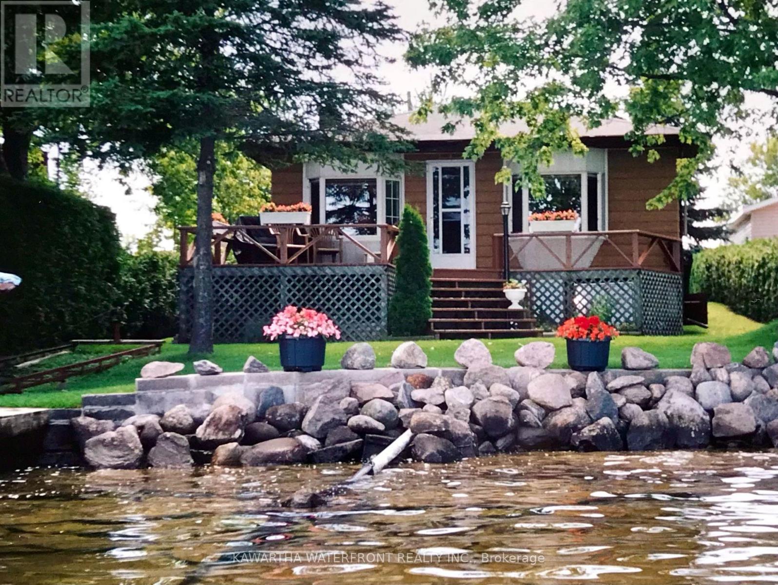 6 Oriole Road, Kawartha Lakes, Ontario  K0M 1N0 - Photo 1 - X12129842