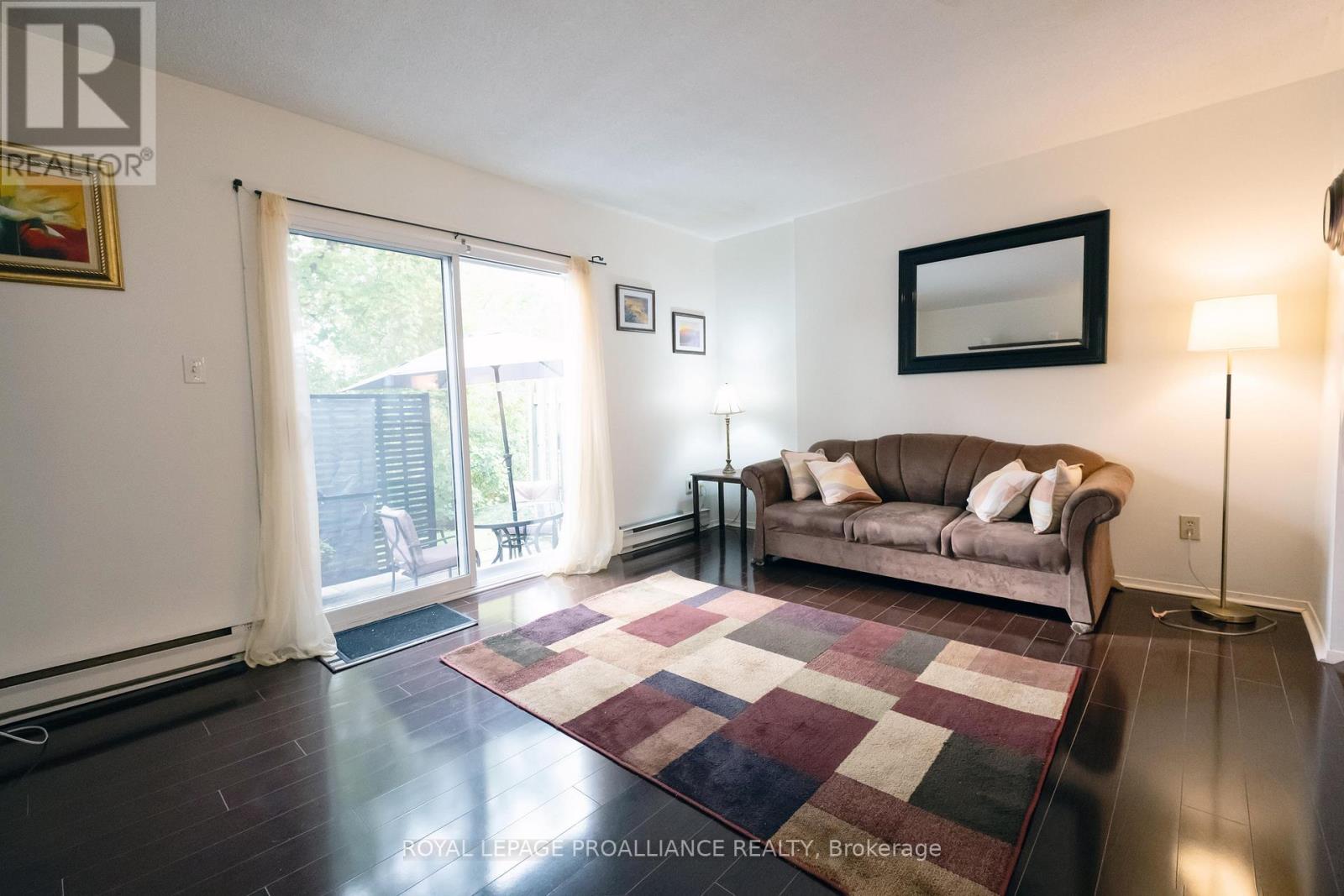 16 - 161 Bay Street, Quinte West, Ontario  K8V 1H9 - Photo 11 - X12129867