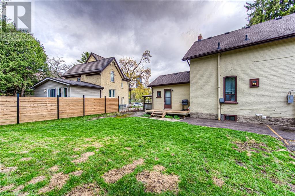 Property at 126 DAVID Street image 4