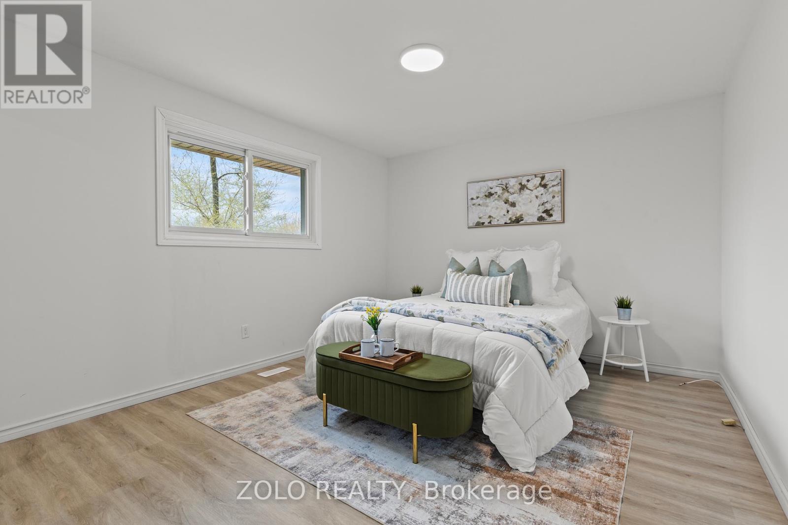 215 Mackenzie Crescent, Haldimand, Ontario  N3W 1A7 - Photo 5 - X12118248