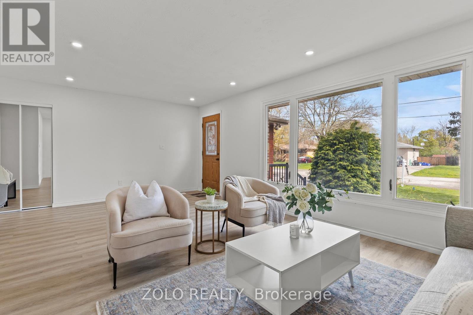 Property at 215 MACKENZIE CRESCENT image 3