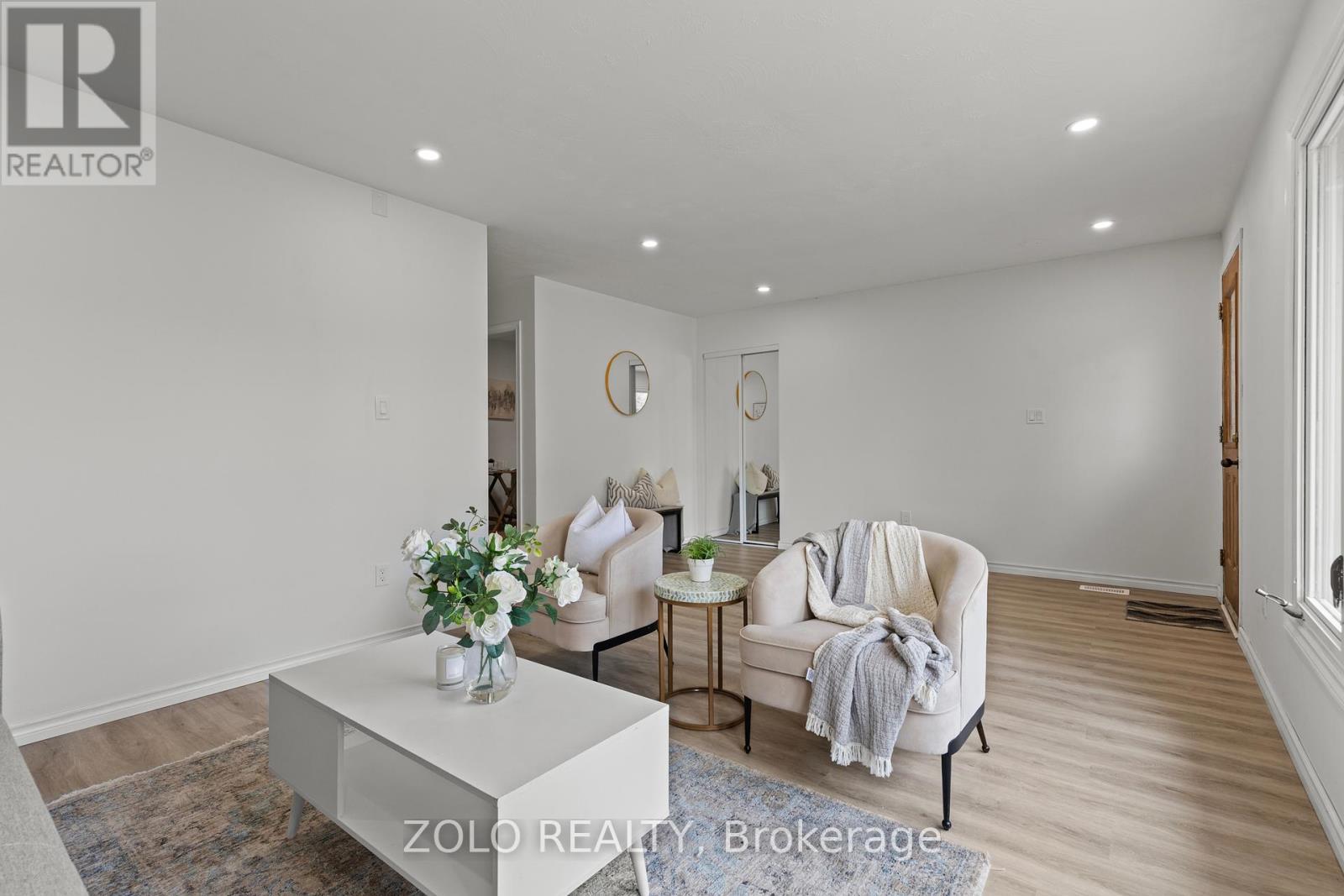Property at 215 MACKENZIE CRESCENT image 4