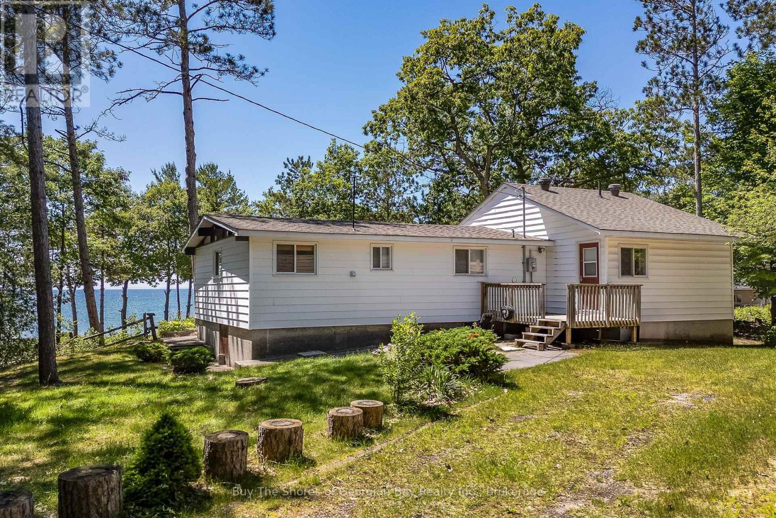 Property at 8 NASSAU COURT image 3