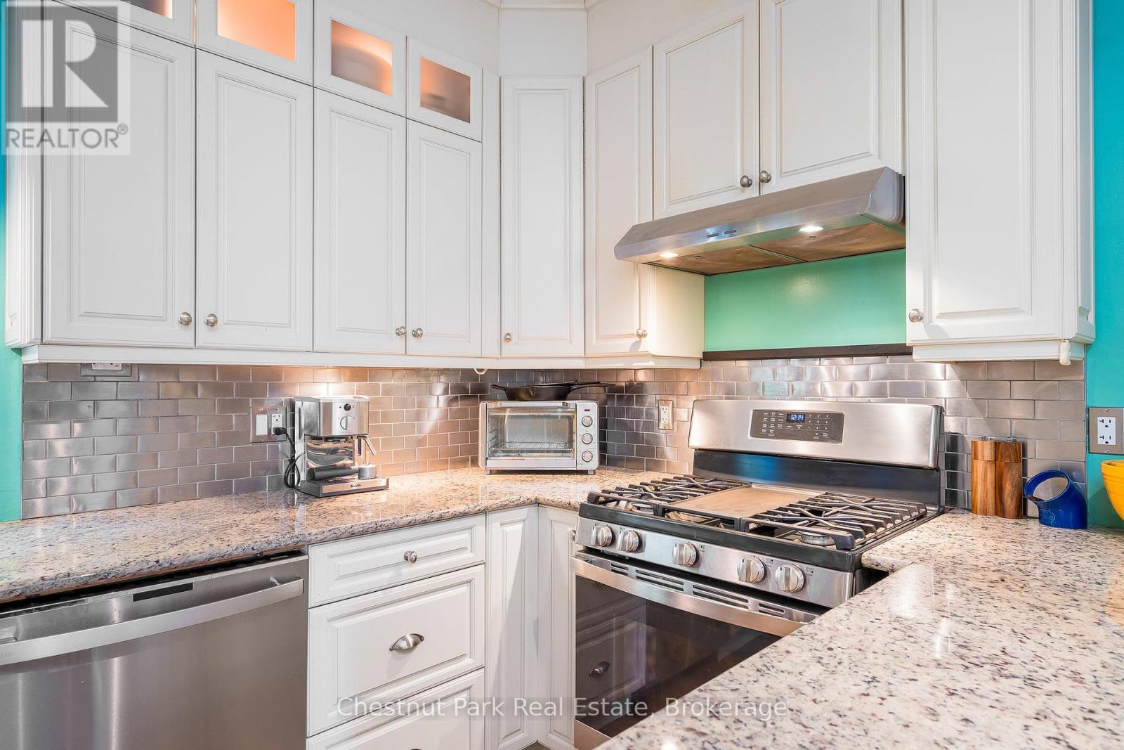 56 Napier Street E, Blue Mountains, Ontario  N0H 2P0 - Photo 18 - X12129990