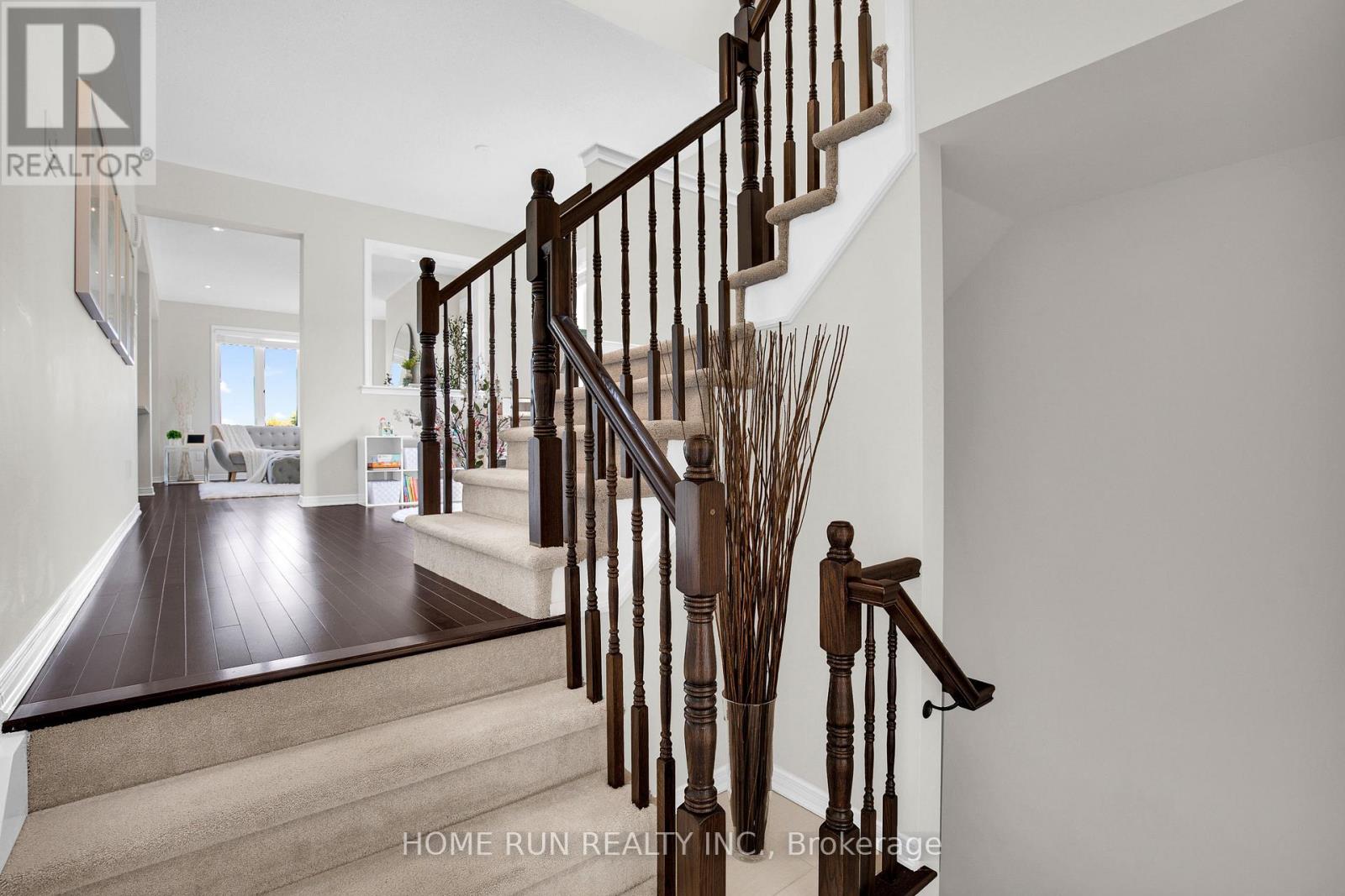 569 Radiant Private, Ottawa, Ontario  K2M 0M7 - Photo 6 - X12129877