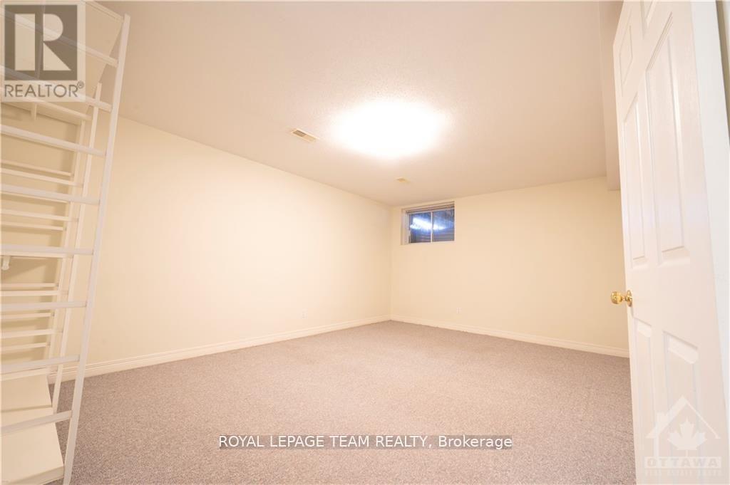 49 Bunting Lane, Ottawa, Ontario  K2M 2P7 - Photo 14 - X12129951