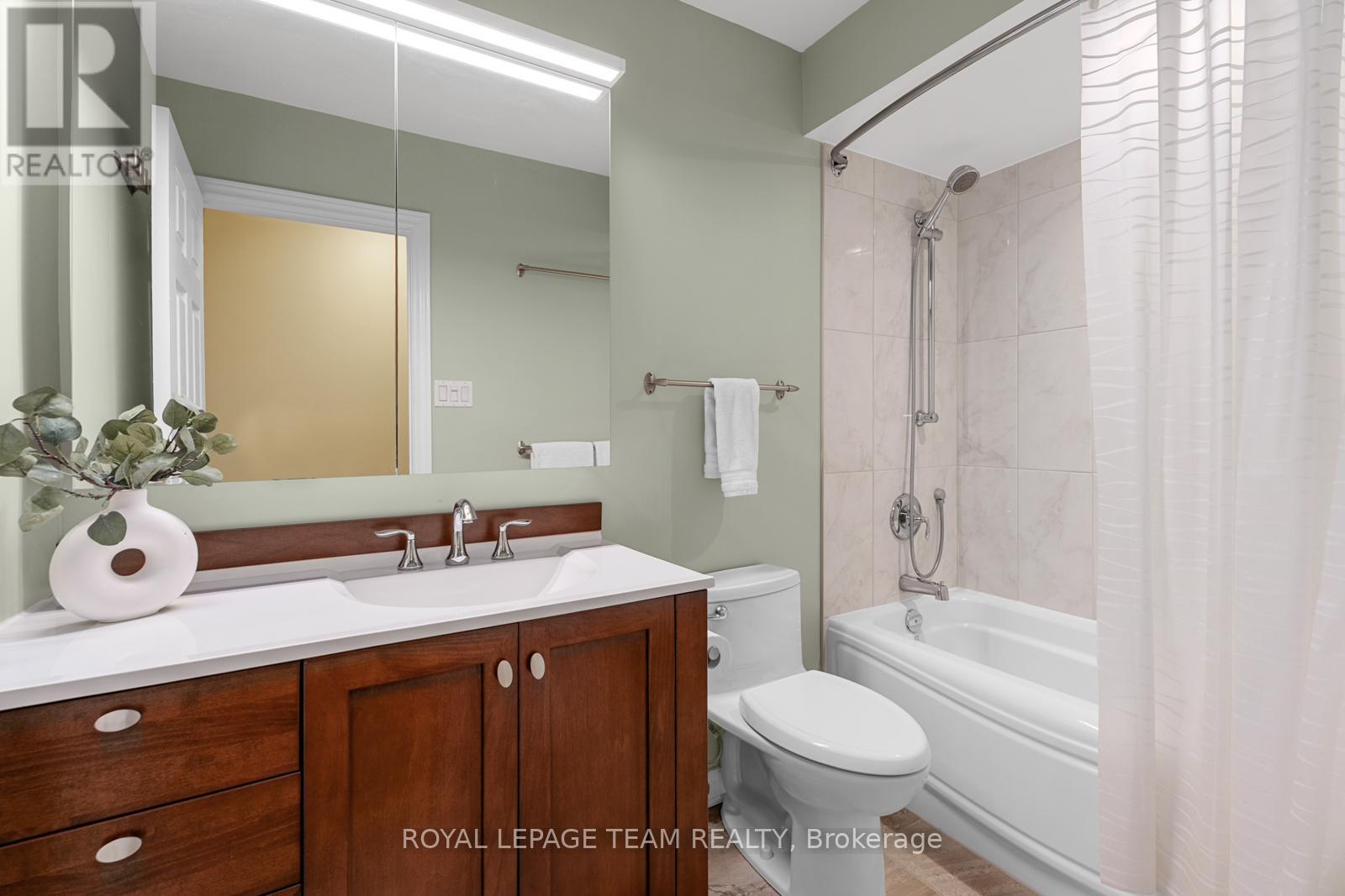 2 - 74 Somerset Street W, Ottawa, Ontario  K2P 0H5 - Photo 31 - X12129993