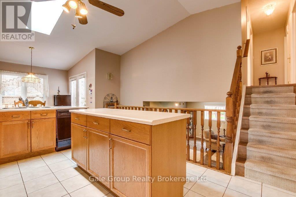 39 Yarmouth Drive, London East, Ontario  N5V 4T8 - Photo 11 - X12129849