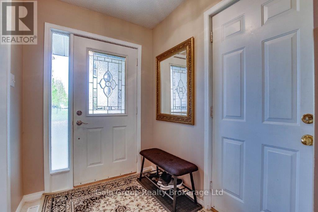 39 Yarmouth Drive, London East, Ontario  N5V 4T8 - Photo 3 - X12129849