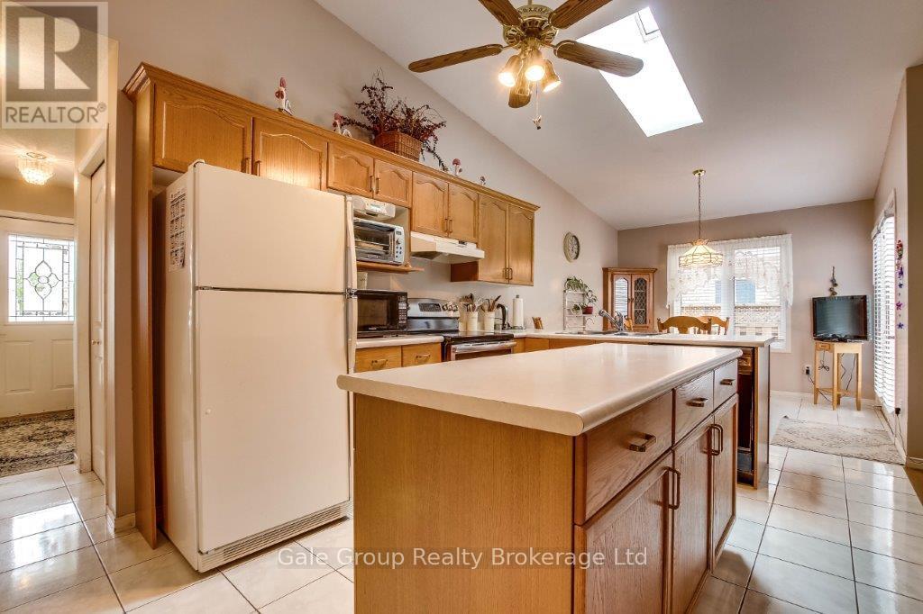 39 Yarmouth Drive, London East, Ontario  N5V 4T8 - Photo 9 - X12129849