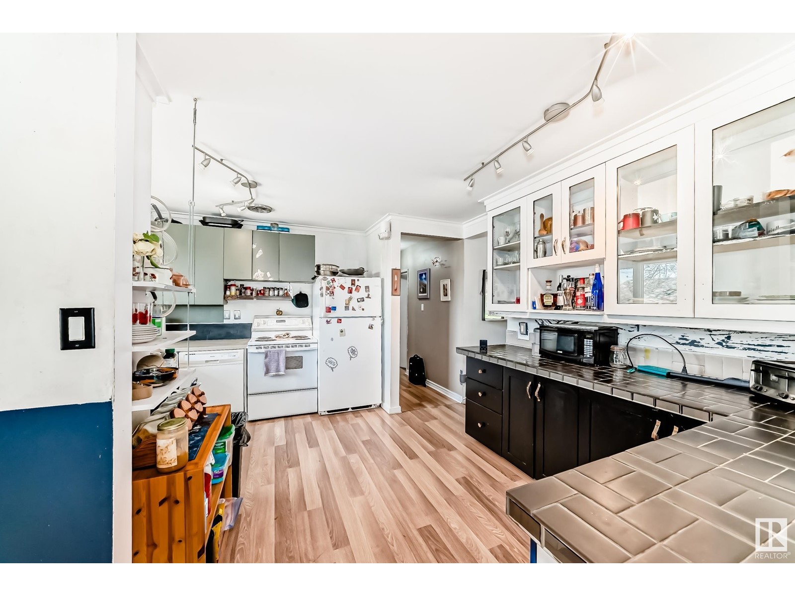 Property at 10555 53 AV NW image 5