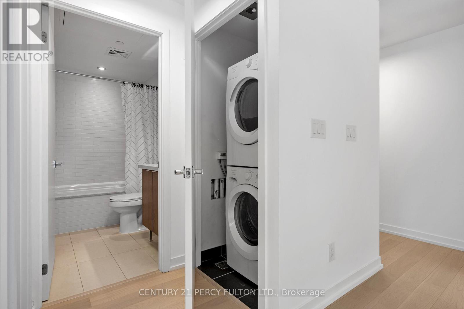 709 - 21 Widmer Street, Toronto (Waterfront Communities), Ontario  M5V 0B8 - Photo 24 - C12129769