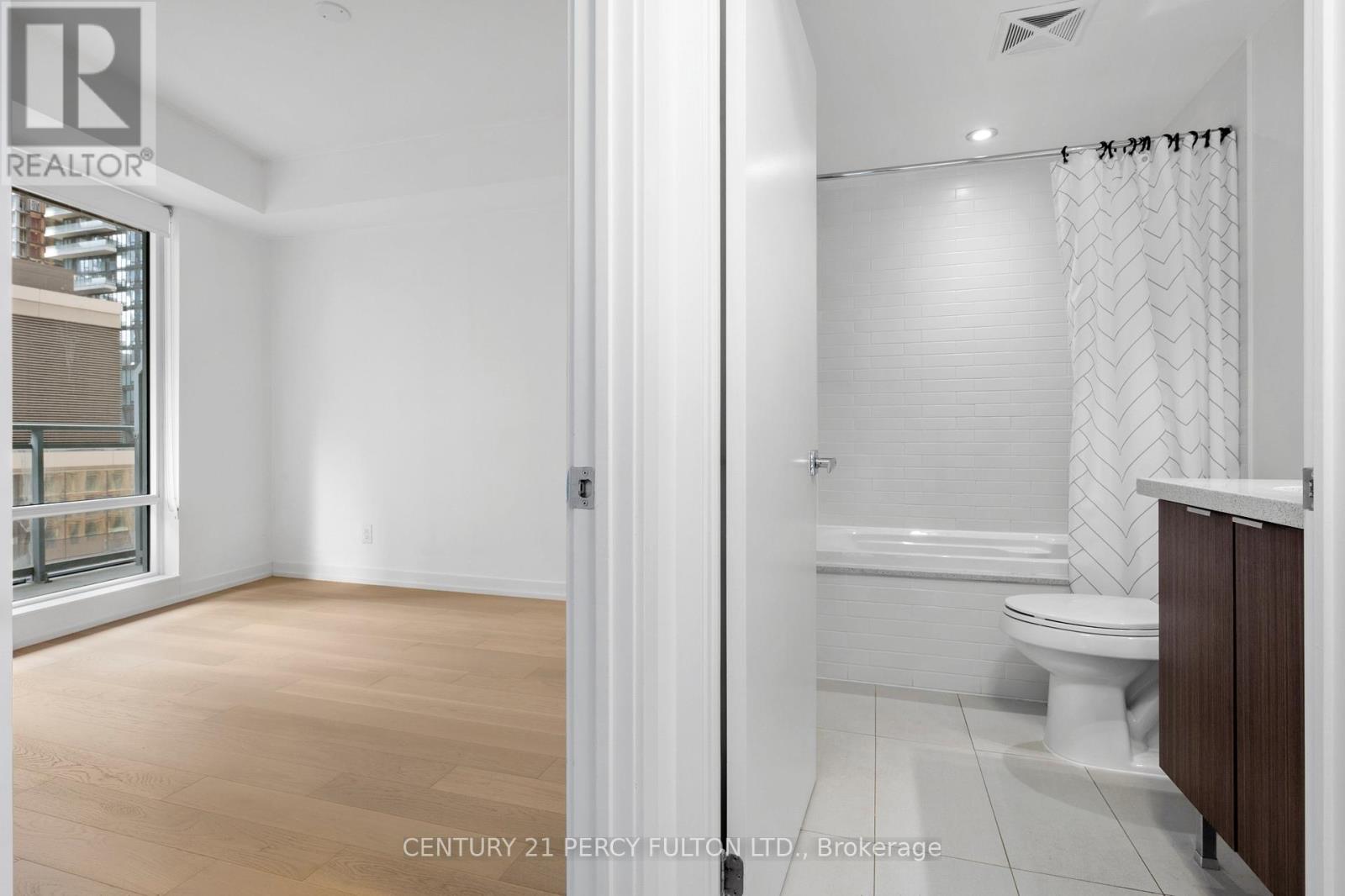 709 - 21 Widmer Street, Toronto (Waterfront Communities), Ontario  M5V 0B8 - Photo 27 - C12129769