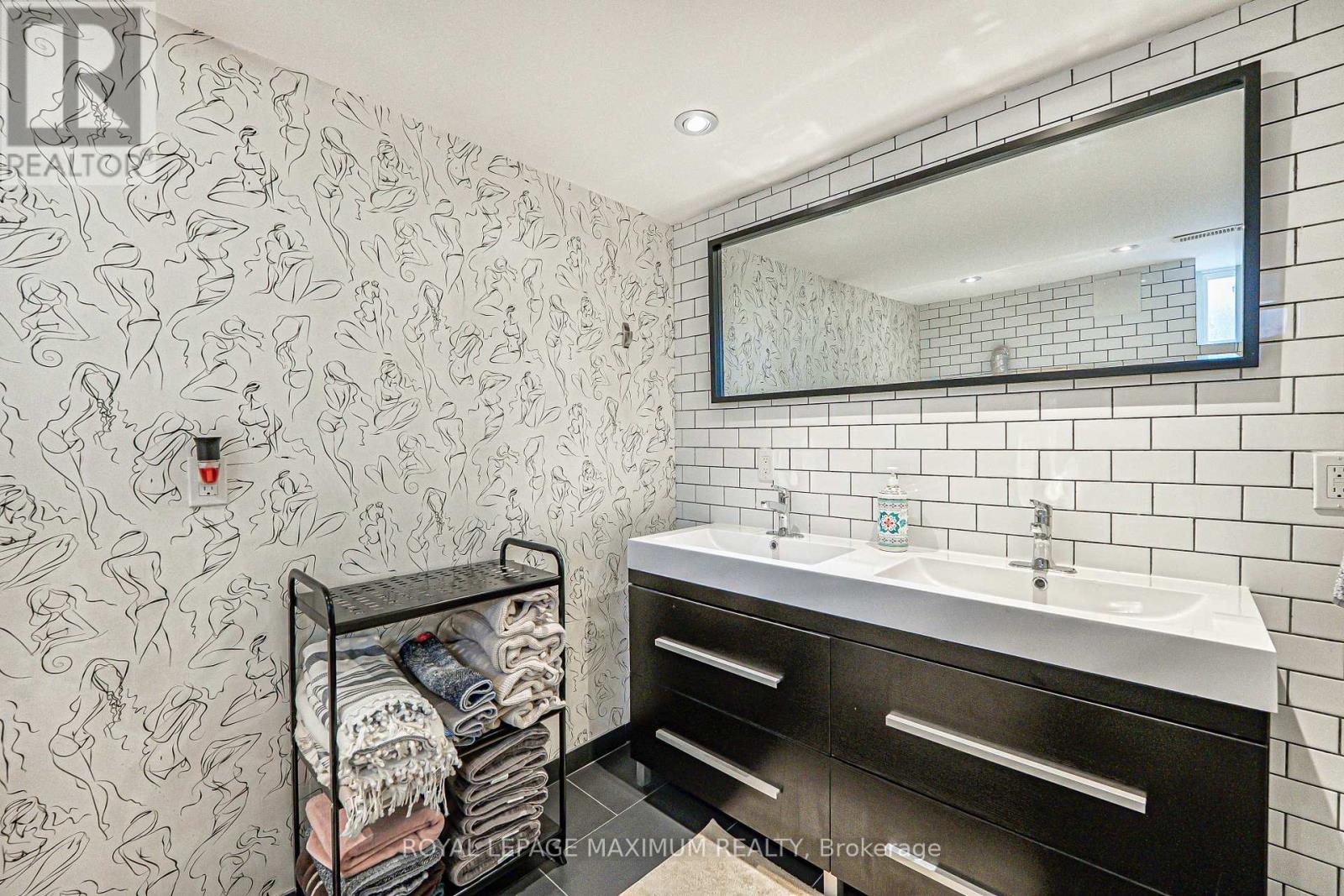 Unit 1 - 263 Brock Avenue, Toronto (Little Portugal), Ontario  M6K 2M3 - Photo 31 - C12129914