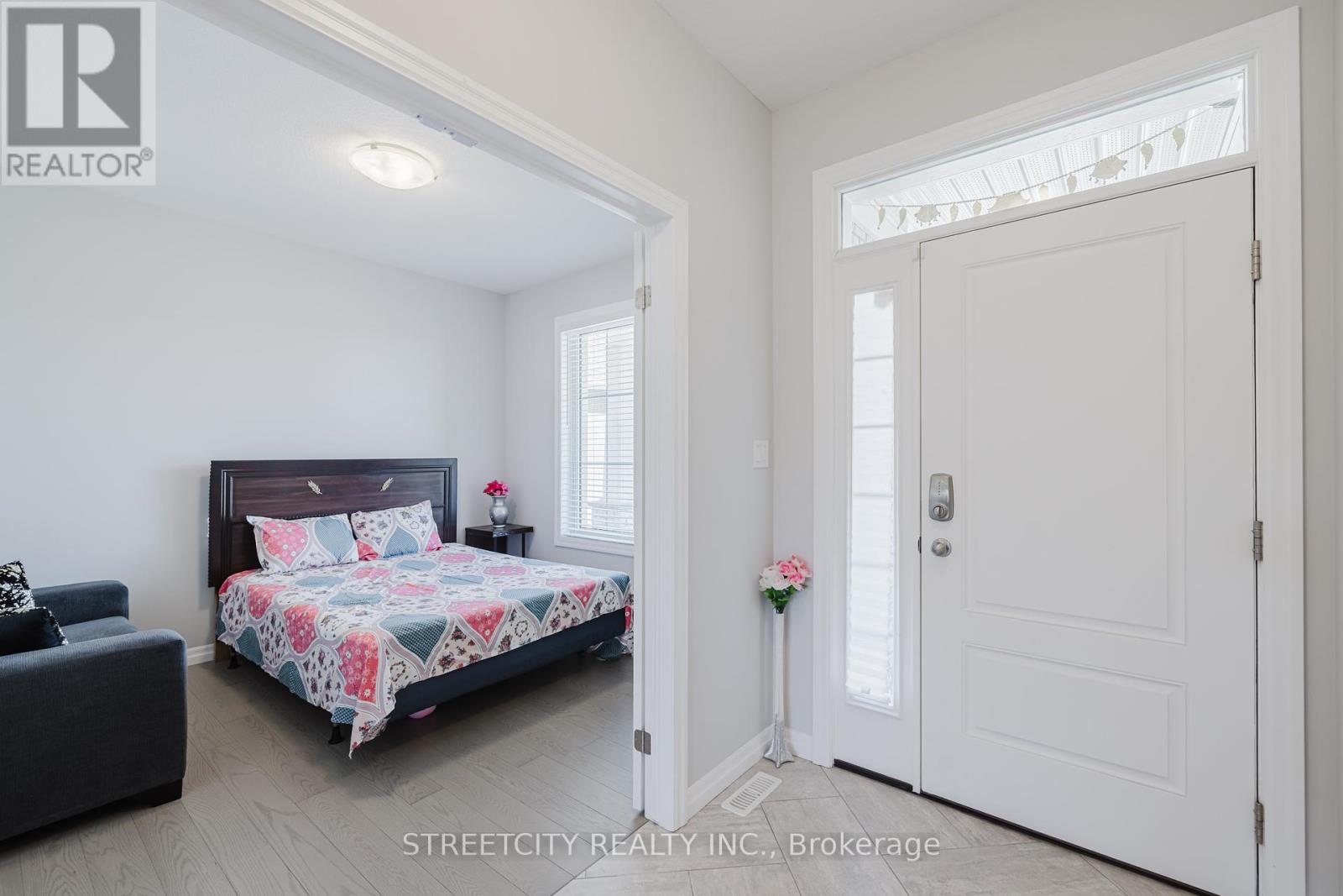 Property at 253 WILSON AVENUE image 4