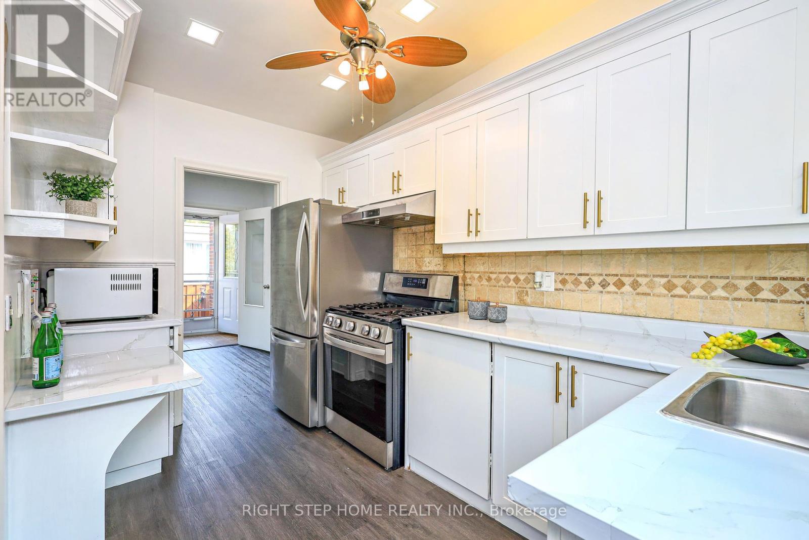 137 Benleigh Drive, Toronto, Ontario  M1H 1K4 - Photo 9 - E12129825