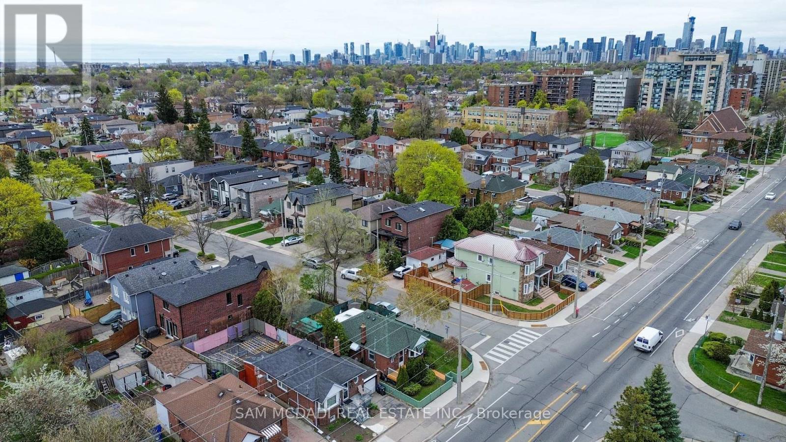 319 Cosburn Avenue, Toronto, Ontario  M4J 2N1 - Photo 4 - E12129831
