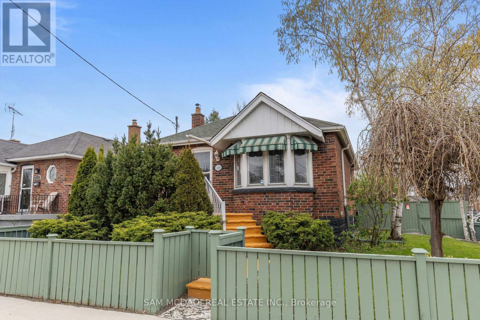 319 Cosburn Avenue, Toronto, Ontario  M4J 2N1 - Photo 8 - E12129831