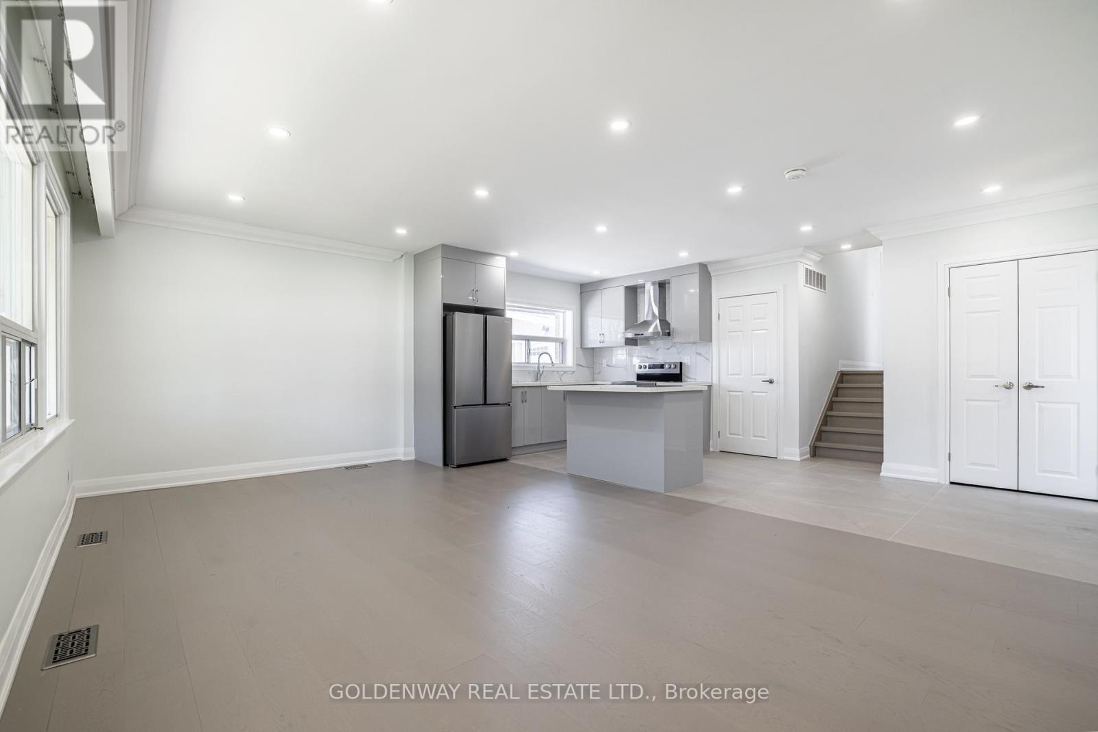 Upper - 30 Mendip Crescent, Toronto, Ontario  M1P 1Y4 - Photo 6 - E12129854