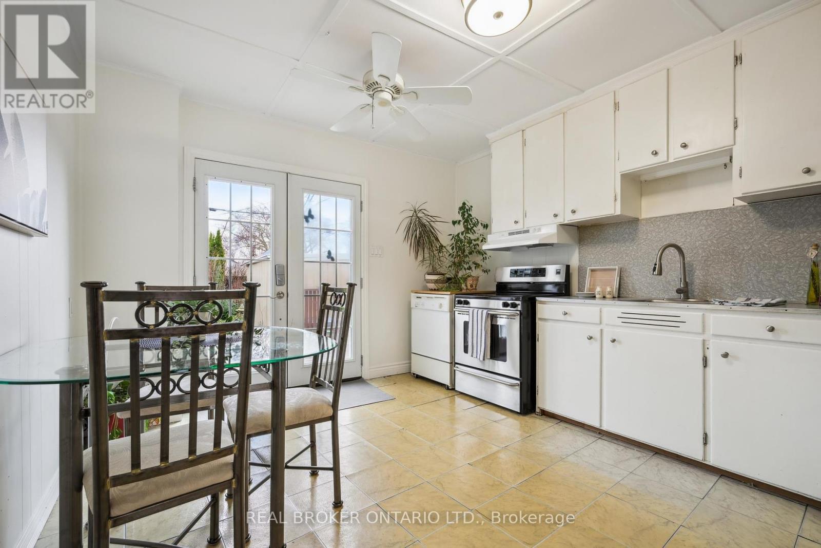 105 Wiley Avenue, Toronto, Ontario  M4J 3W5 - Photo 10 - E12129895