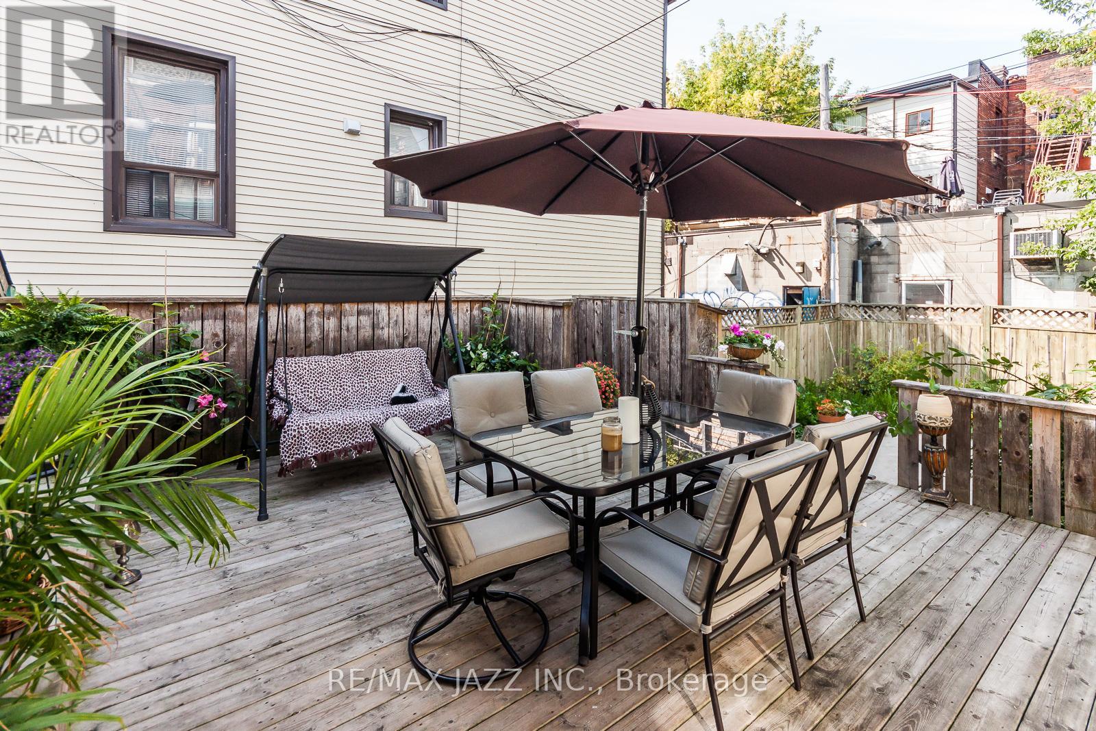 36 Clinton Street, Toronto, Ontario  M6J 2P2 - Photo 7 - C12130047