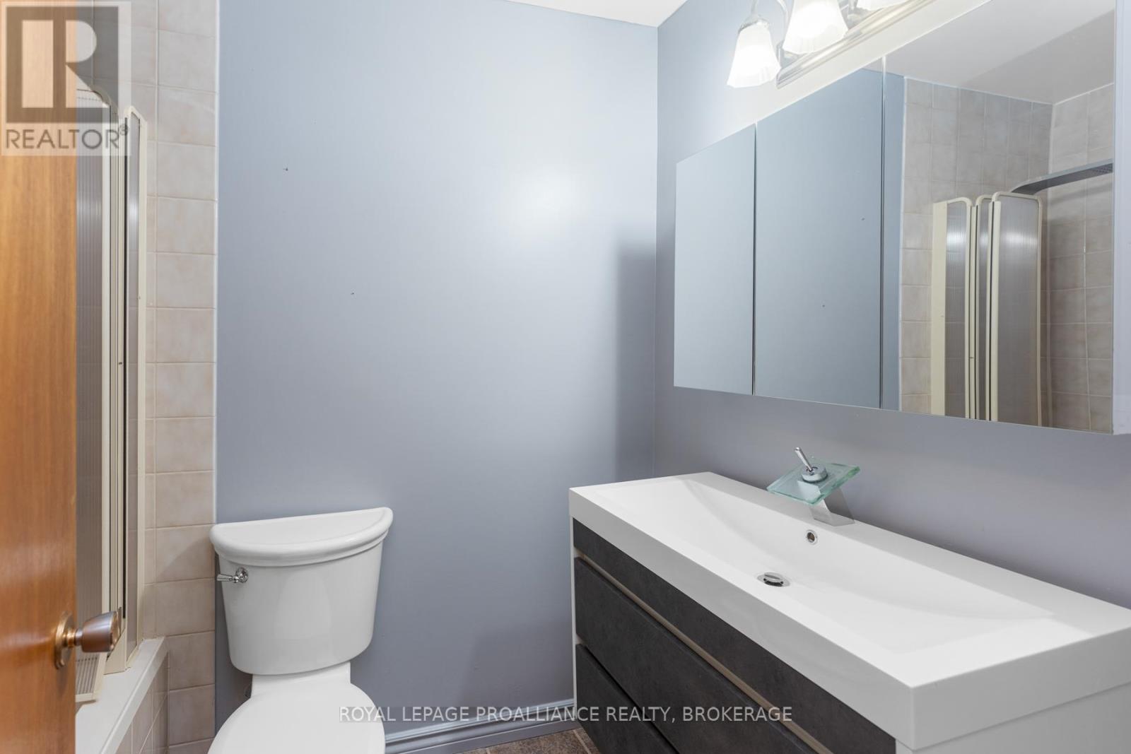 1071 Lincoln Drive, Kingston, Ontario  K7M 4Z3 - Photo 36 - X12130099