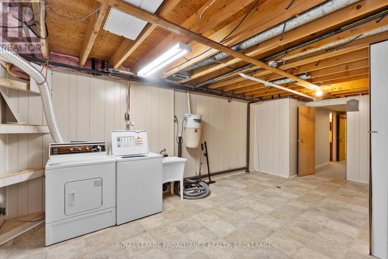 1071 Lincoln Drive, Kingston, Ontario  K7M 4Z3 - Photo 40 - X12130099