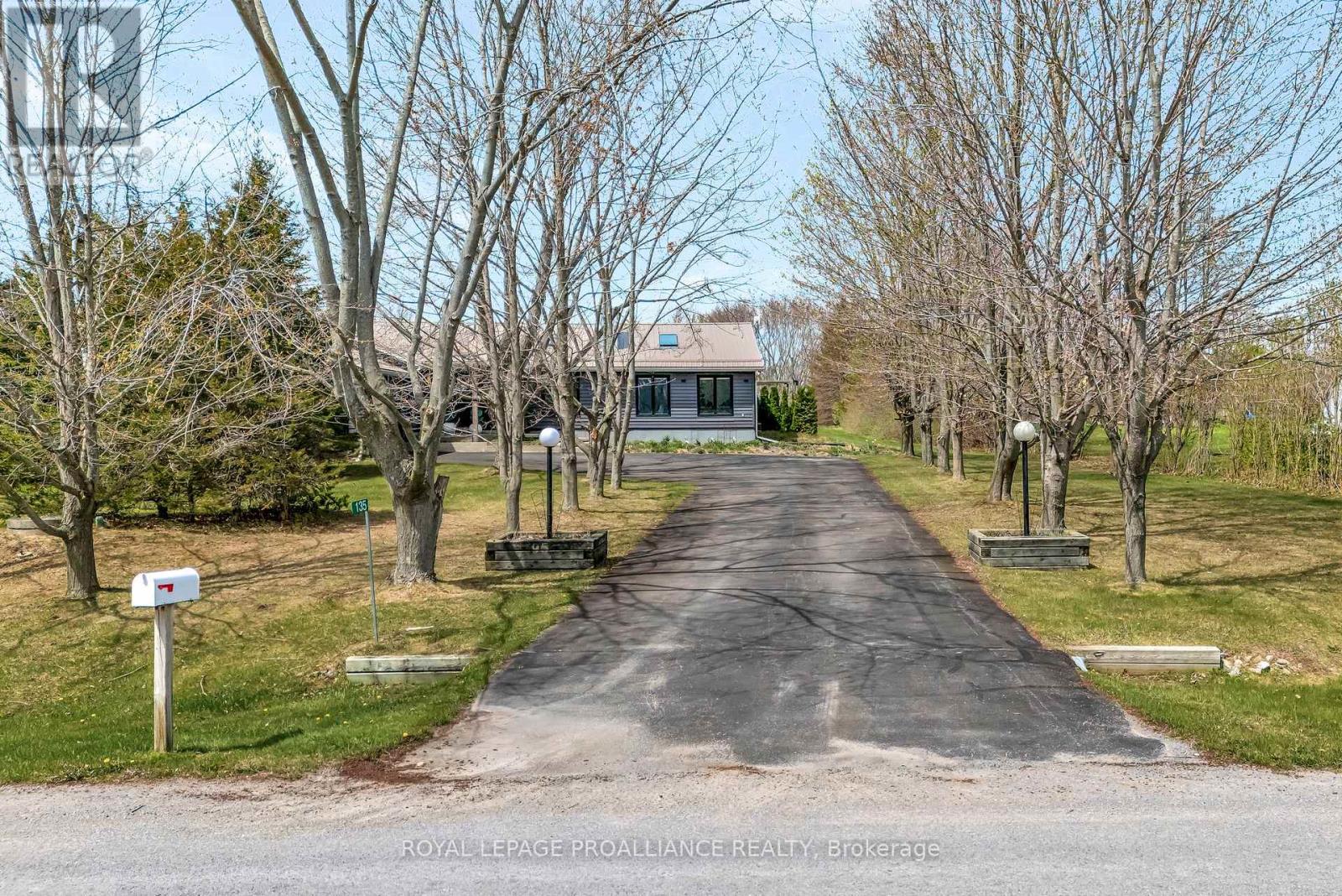 135 Hiscock Shores Road, Prince Edward County, Ontario  K0K 1L0 - Photo 48 - X12130069