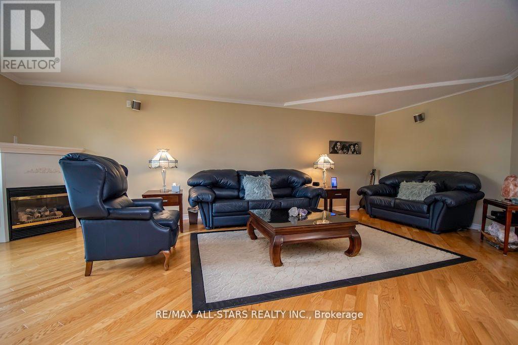 305 - 51 Rivermill Boulevard, Kawartha Lakes (Lindsay), Ontario  K9V 6E8 - Photo 5 - X12130096