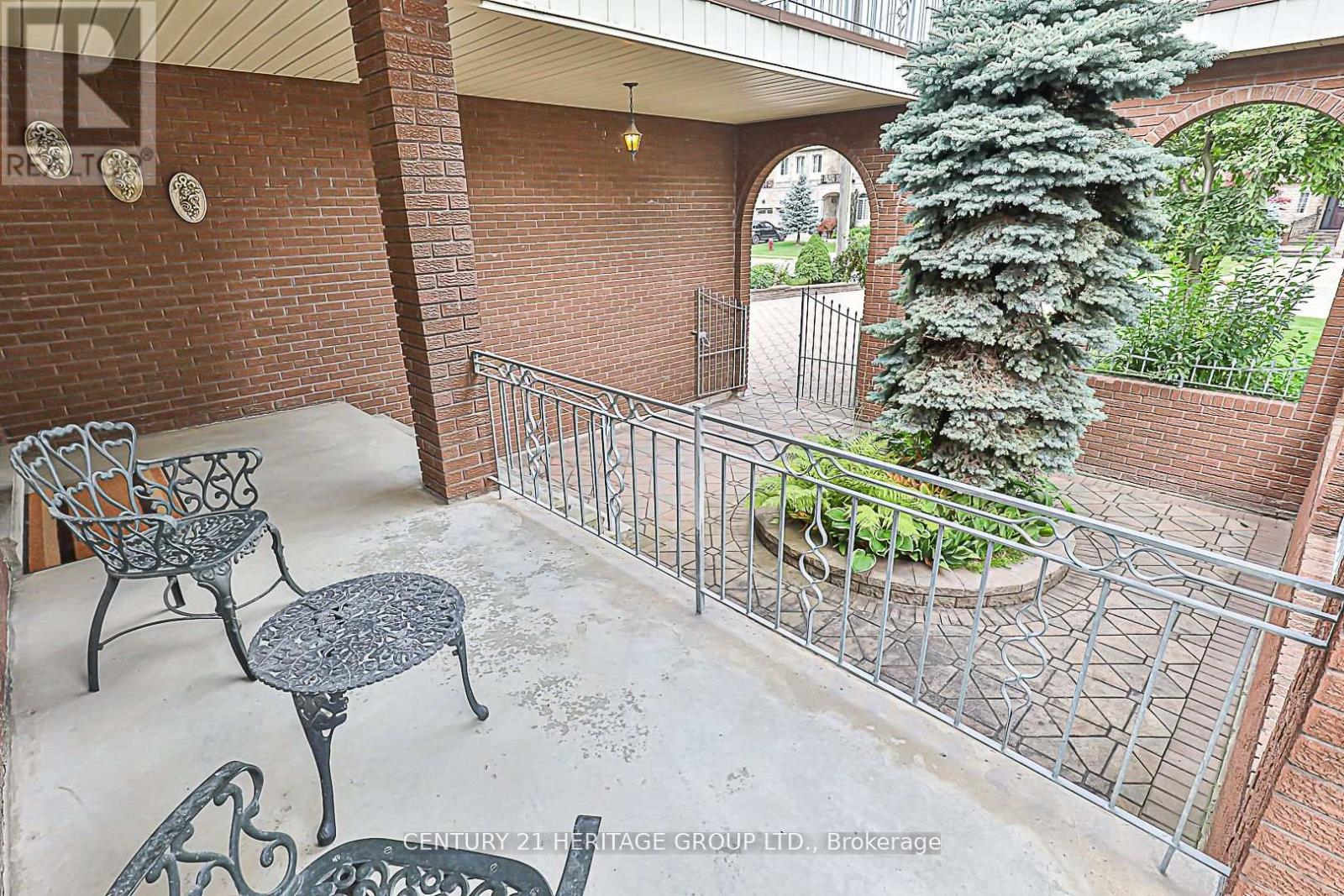 Property at 33 MAY AVENUE image 4