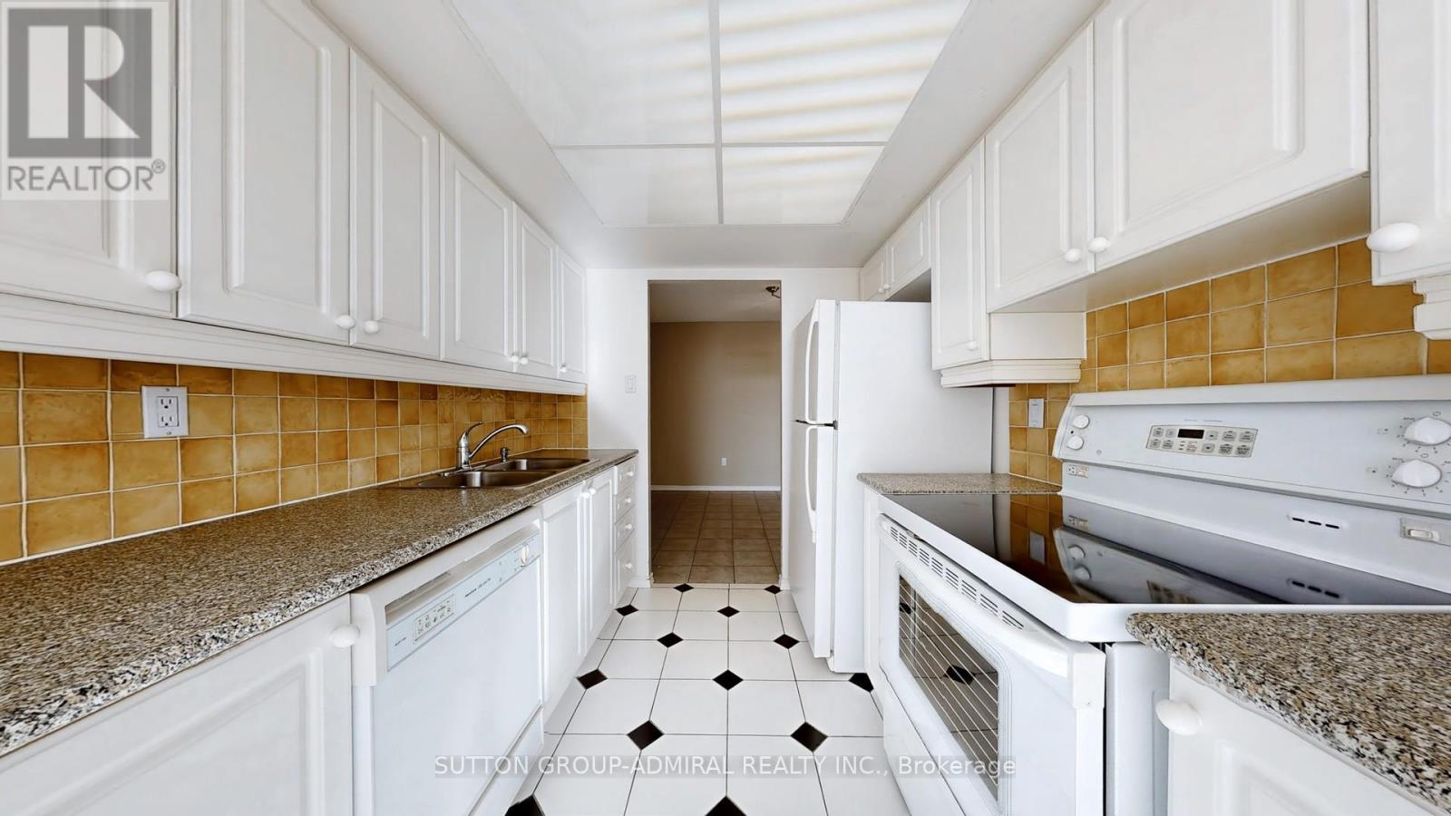 512 - 7460 Bathurst Street, Vaughan, Ontario  L4J 7K9 - Photo 3 - N12129844