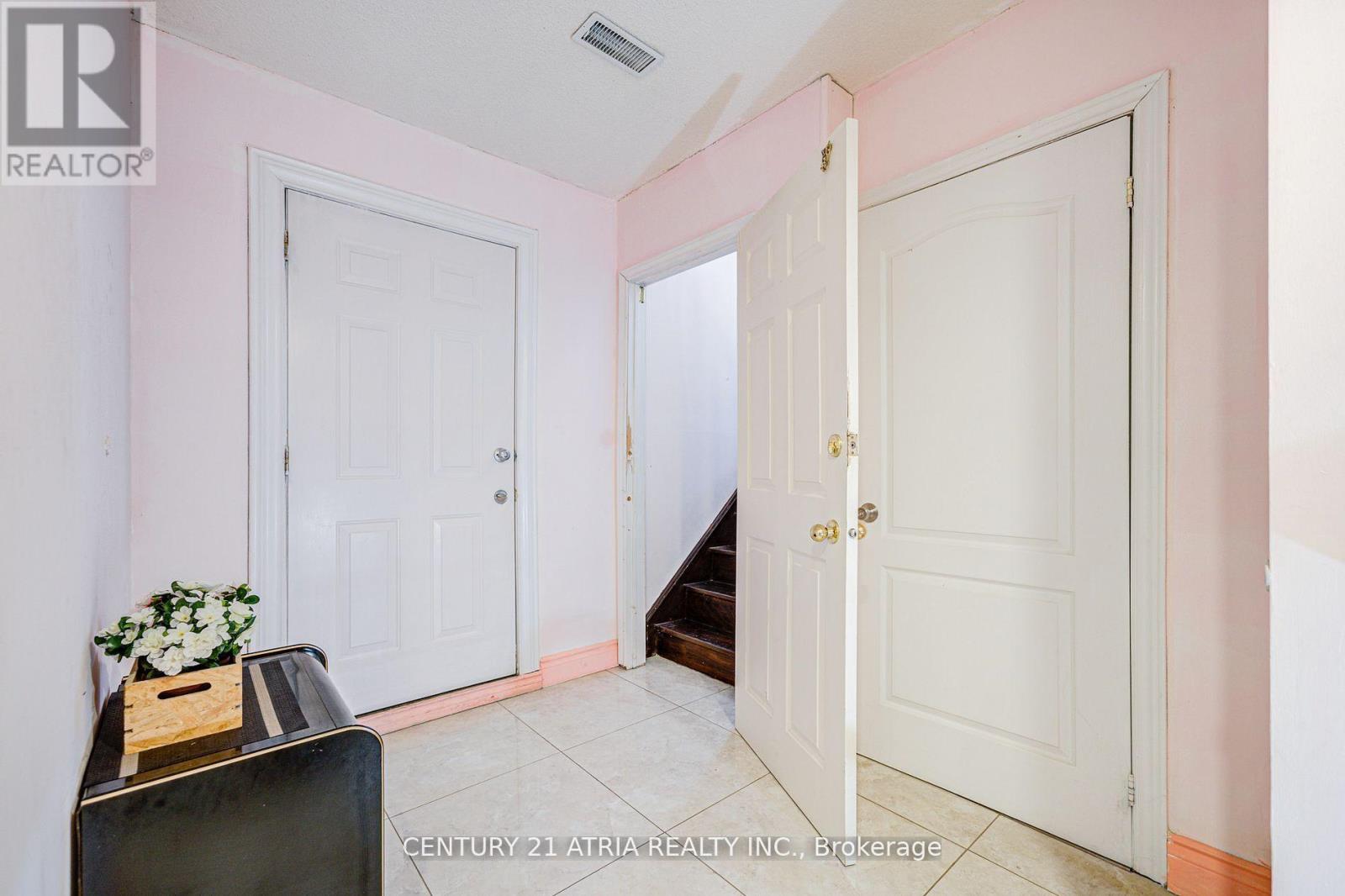 2 Goyo Gate, Vaughan, Ontario  L6A 3T5 - Photo 19 - N12129861