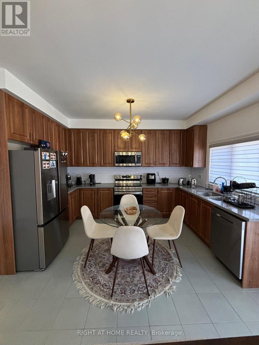 378 Danny Wheeler Boulevard E, Georgina (Keswick North), Ontario  L4P 0K2 - Photo 7 - N12129992