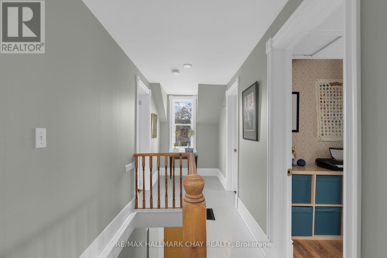 4 Wellington Street E, Clearview (Creemore), Ontario  L0M 1G0 - Photo 19 - S12129785