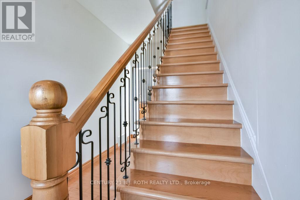 17 Peel Street, Penetanguishene, Ontario  L9M 1A5 - Photo 22 - S12129846