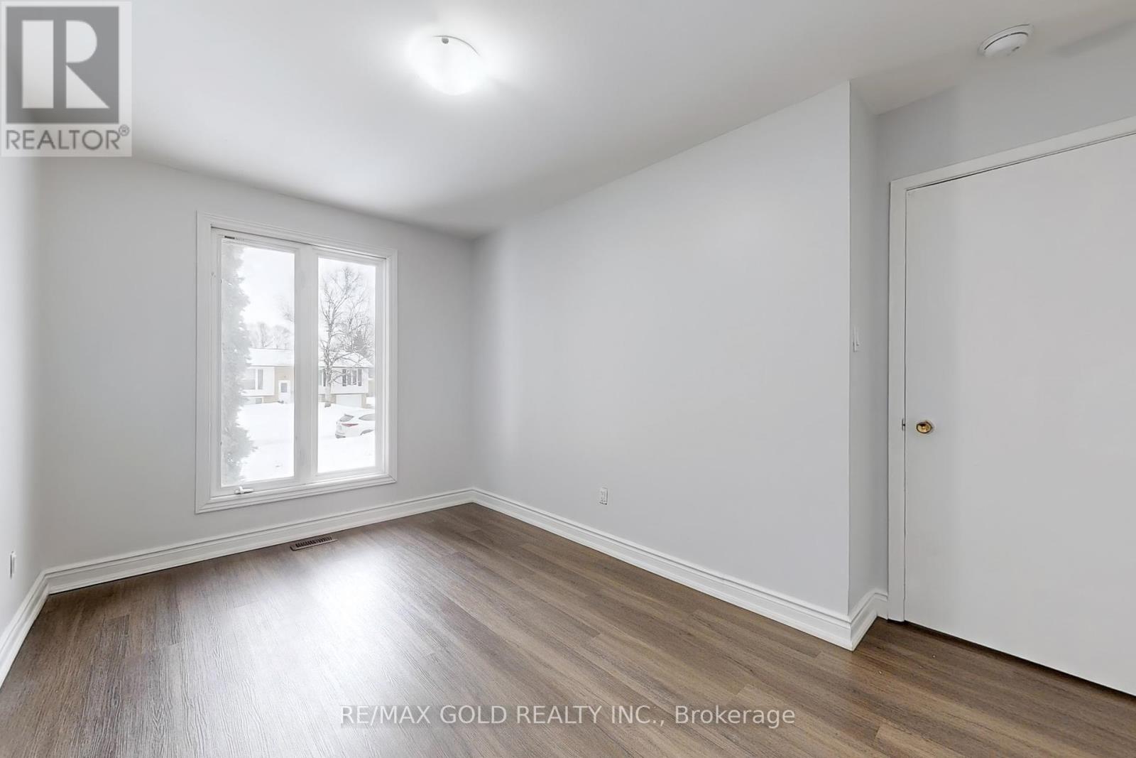 205 Cherry Court, Barrie, Ontario  L4N 4A5 - Photo 16 - S12129977